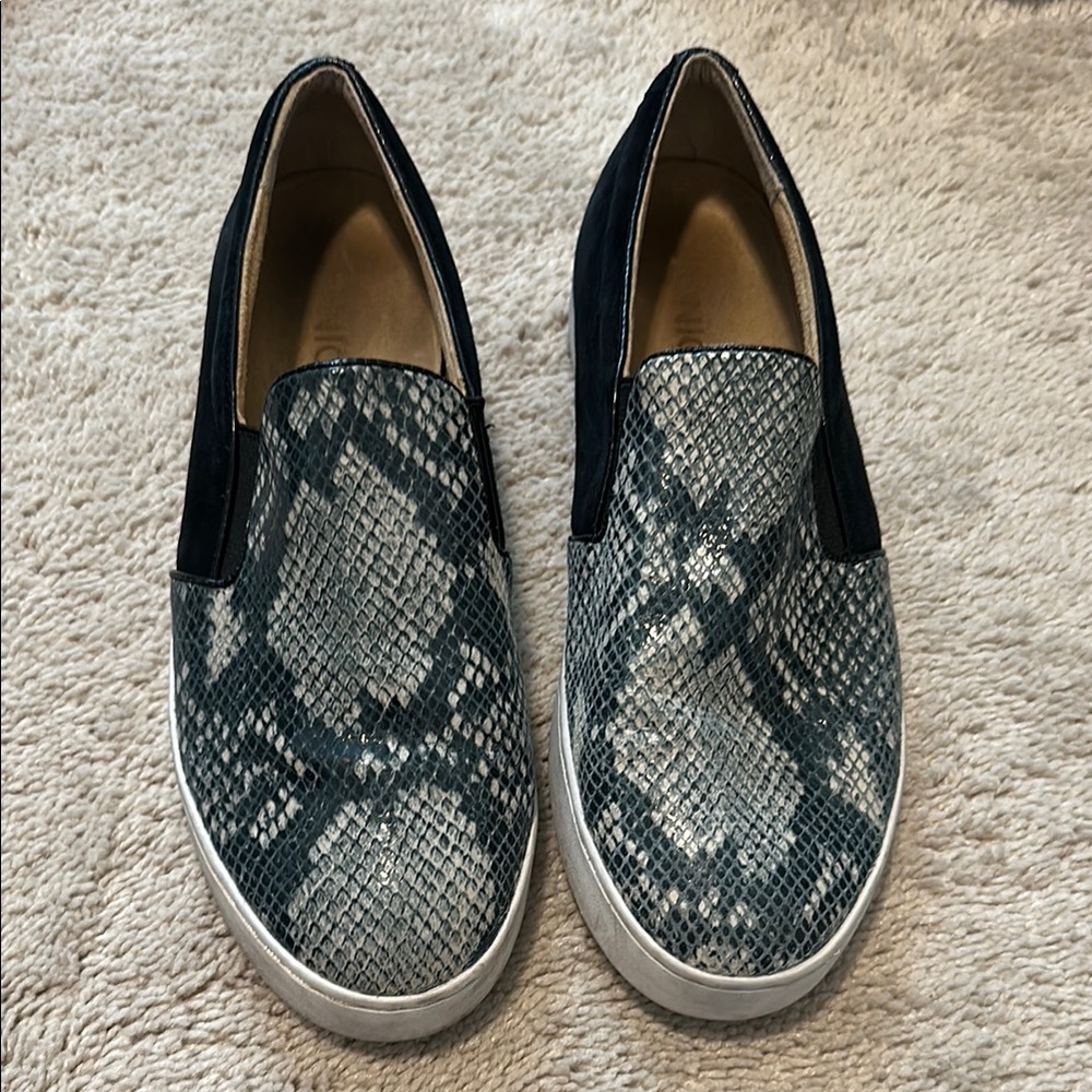 Vionic Black and Gray Slip-On Shoes